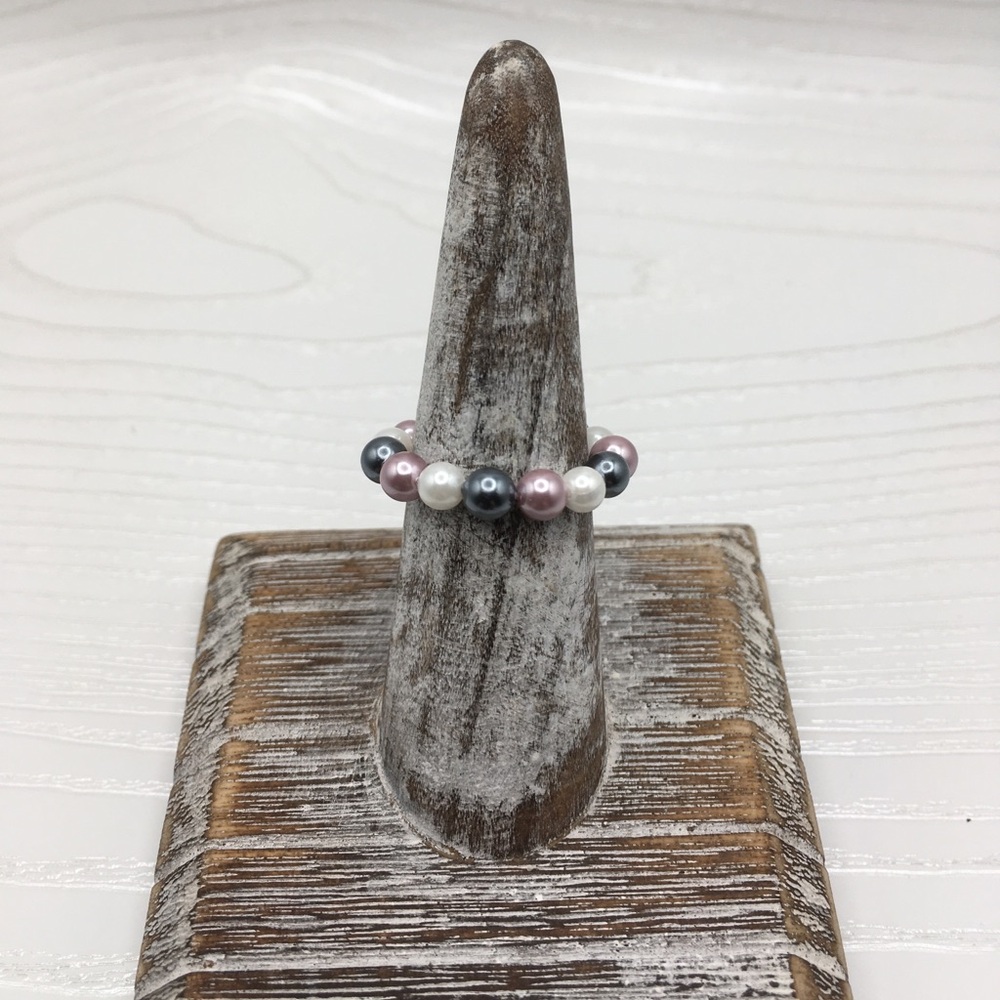 HANDCRAFTED Shell Pearl Pink, Grey & White Stretch Bead Ring